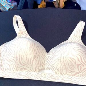 CACIQUE WO SIZE 36C LIGHTLY LINED‎ NO WIRE BRA CREAM WITH BROWN ANIMAL PRINT EUC